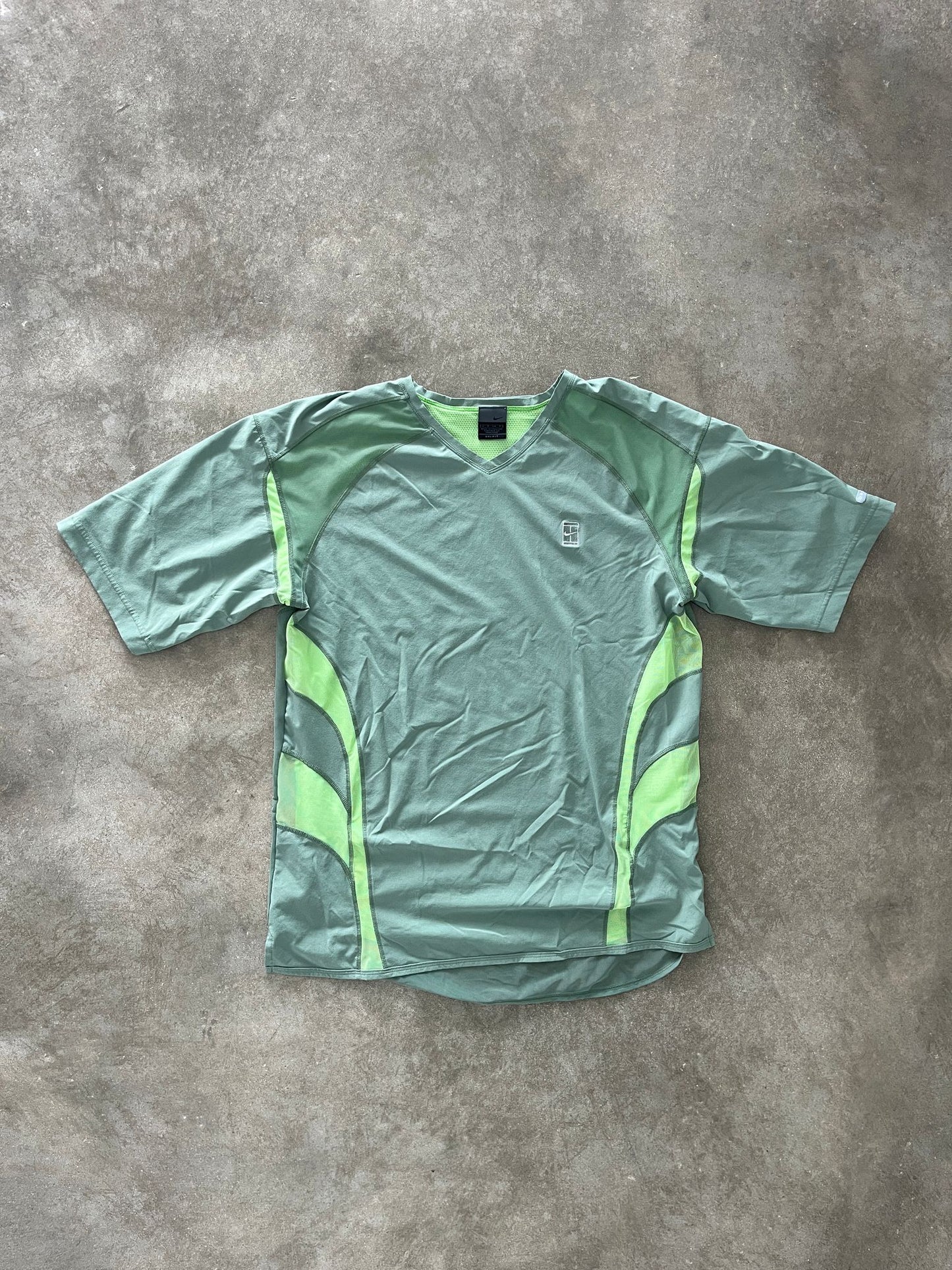 Vintage Nike Federer V-Neck Tee (2002)