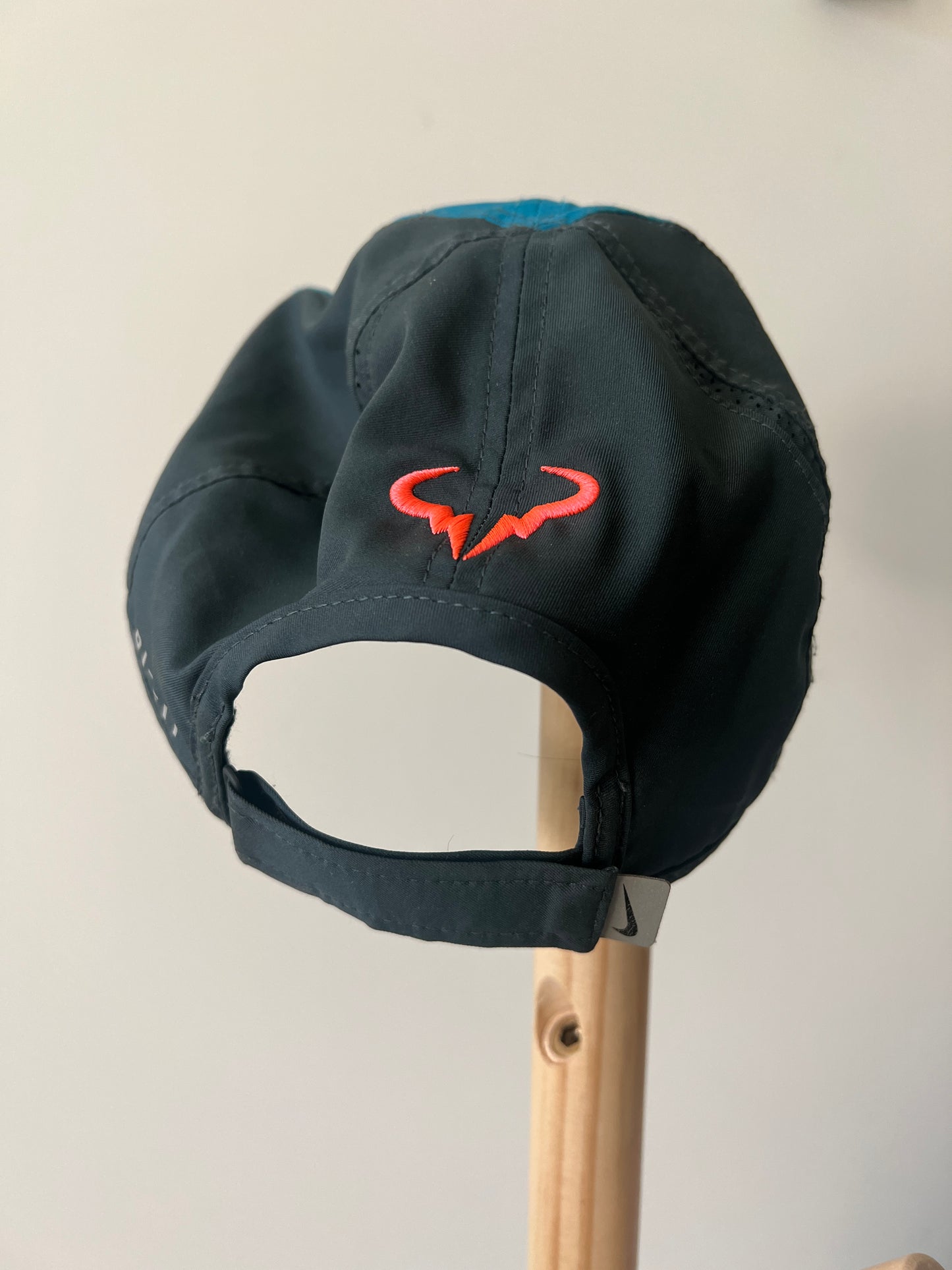 Nike Rafael Nadal Raging Bull Aqua/Mandarin Orange Featherlight Hat (circa 2014) (VERY RARE)
