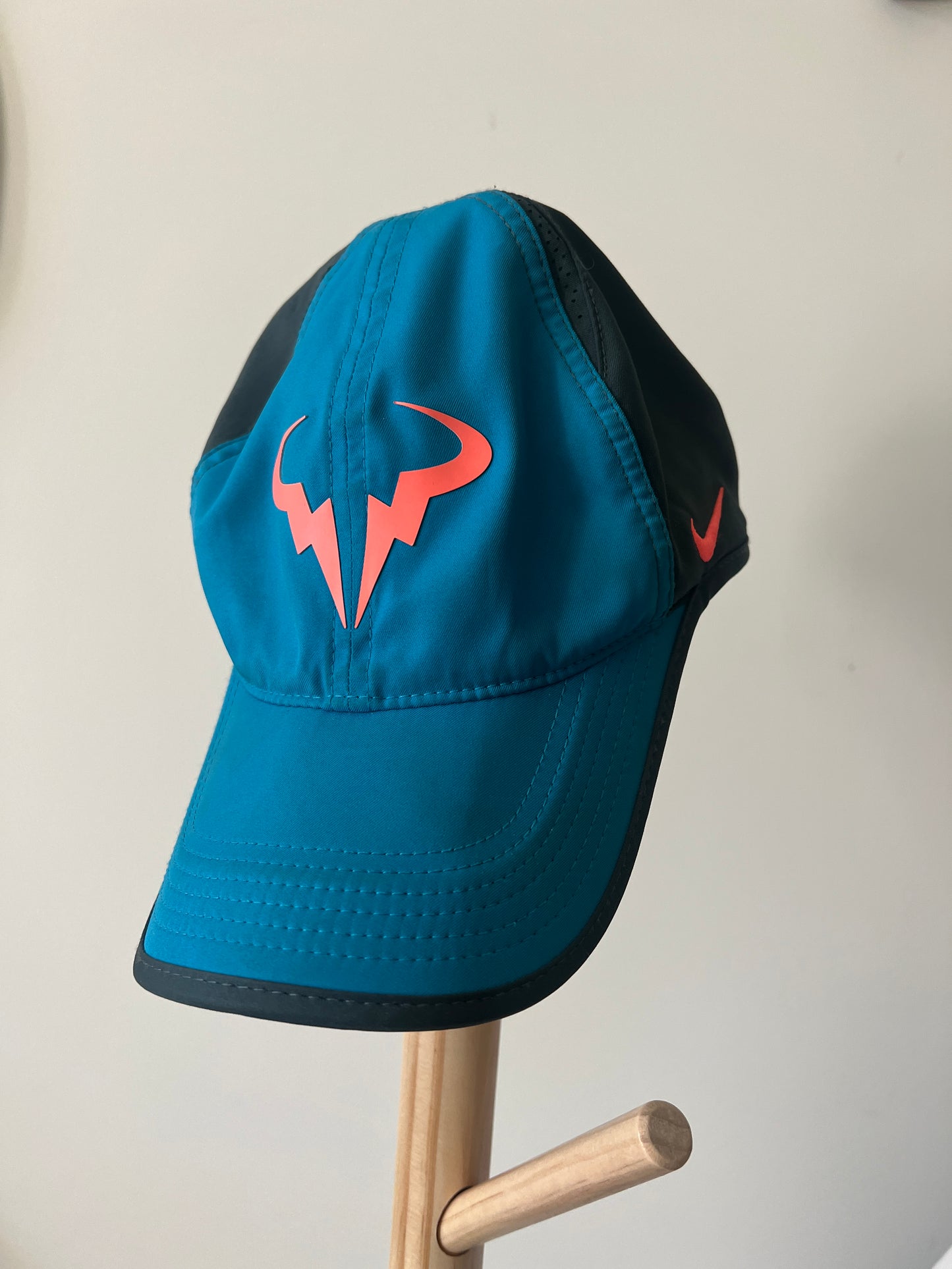 Nike Rafael Nadal Raging Bull Aqua/Mandarin Orange Featherlight Hat (circa 2014) (VERY RARE)