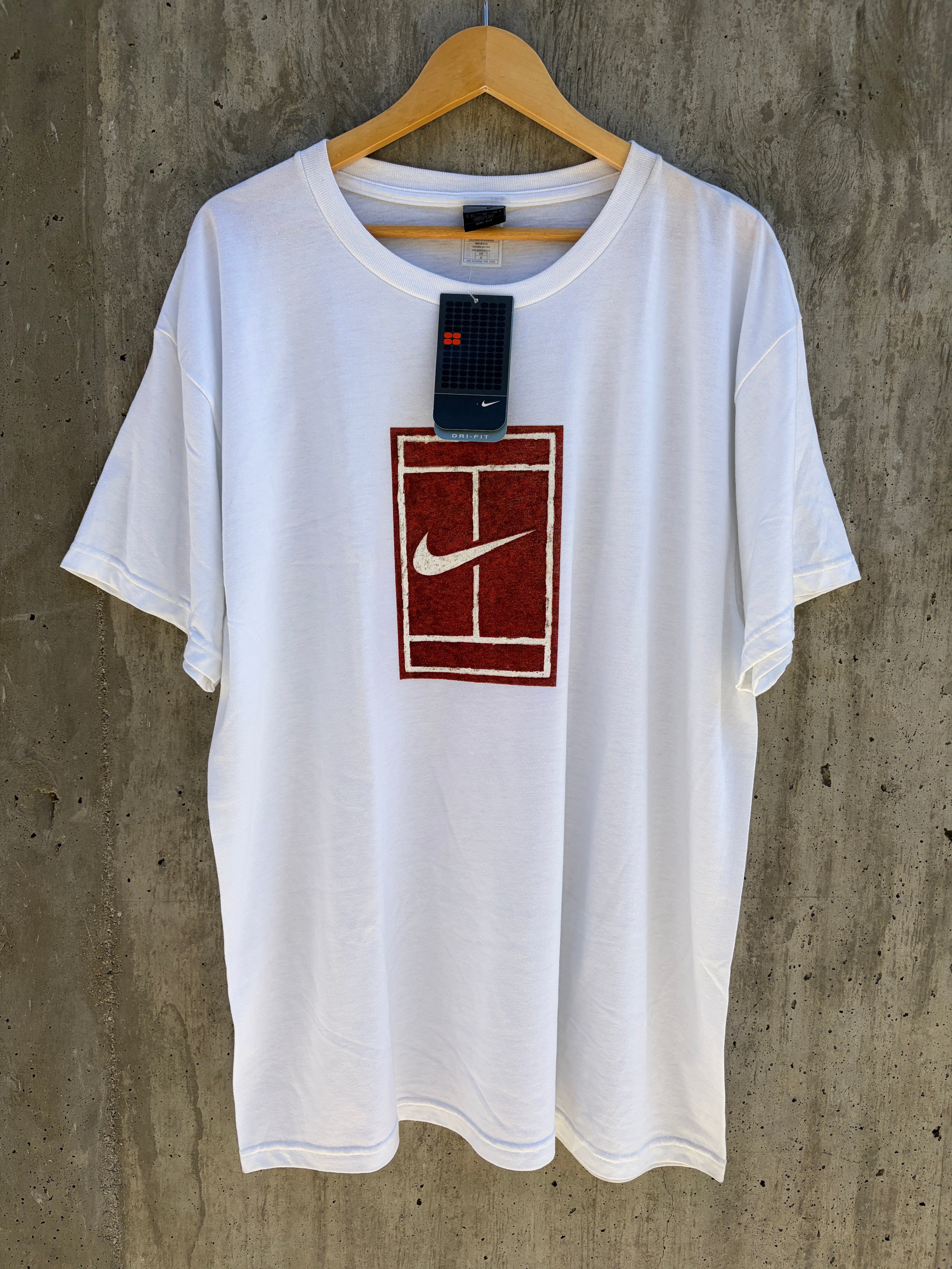 Vintage Nike Tennis T-Shirt (Y2K) (new w/tags)