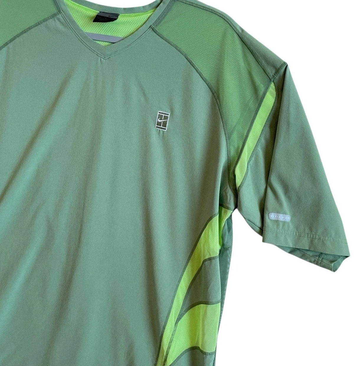 Vintage 2002 Nike Tennis Shirt (Federer, US Open)