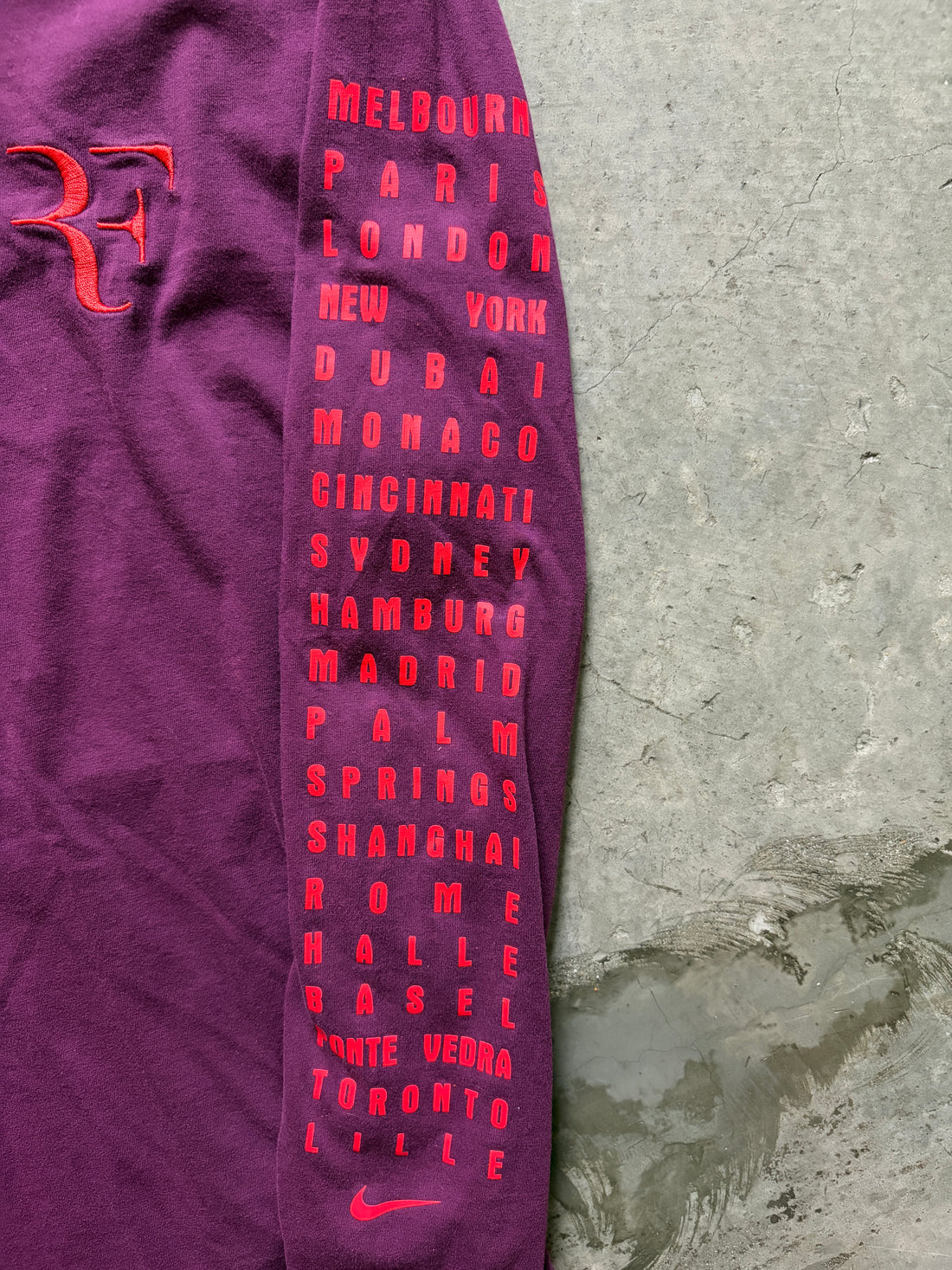 Vintage Nike Roger Federer Long-Sleeve T-Shirt (circa 2010s)