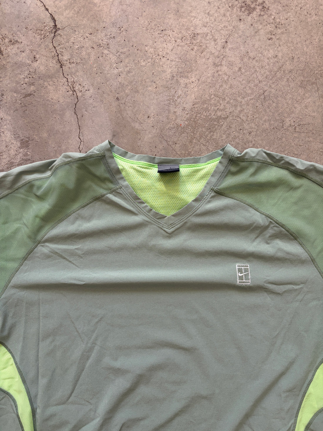 Vintage 2002 Nike Tennis Shirt (Federer, US Open)